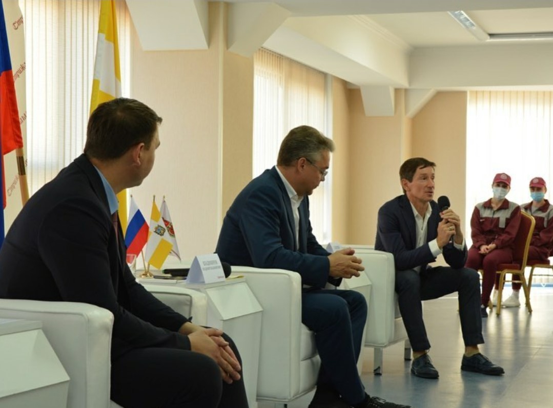 ЛВЗ Стрижамент посетил глава региона Владимир Владимиров.